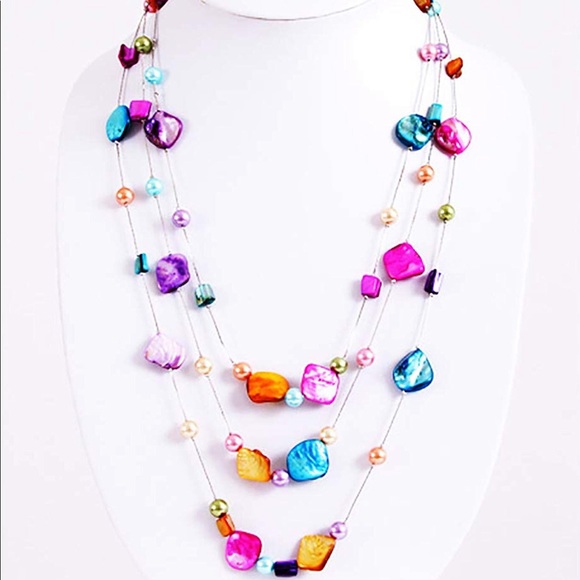 Beautiful Handmade Shell Necklace! - Picture 4 of 5